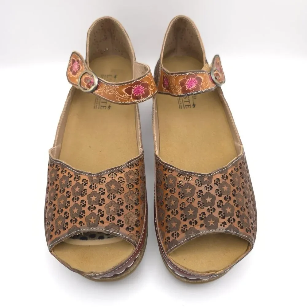 L'Artiste Spring Step Cuteness LEATHER Wedge‎ Sandals DELPHIA 41 Embossed Floral